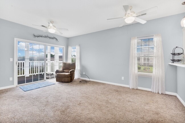Building Photo - Cross Gate Villas - Perfect Location