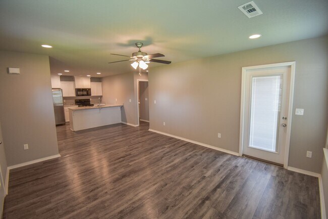 Building Photo - 820 Hindman Dr