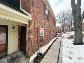 Building Photo - Gorgeous 2-Bedroom Home in Lansdale! Available mid-January!
