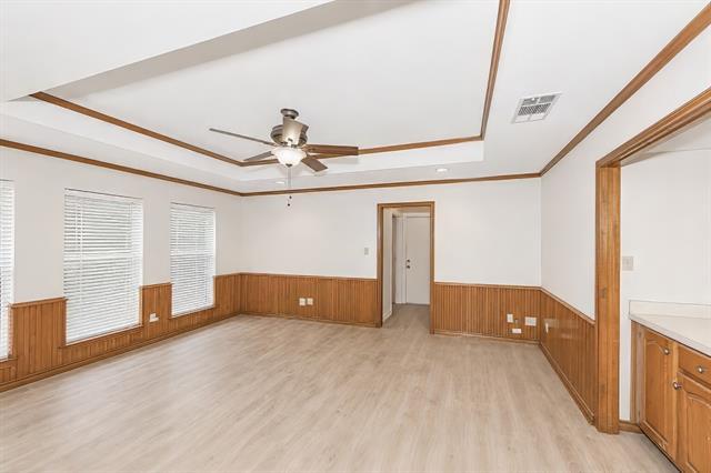 Building Photo - 3141 Oakdale Dr