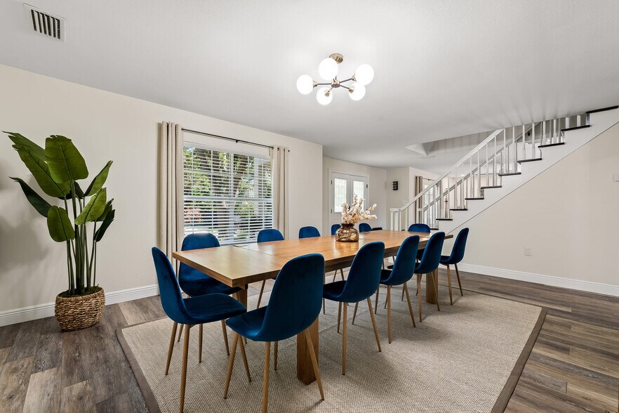 Building Photo - 12833 Poinsettia Ave