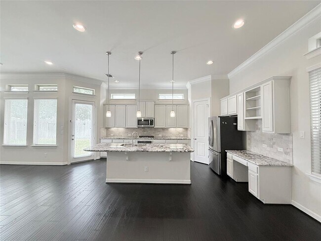 Building Photo - 13216 Green Hills Dr