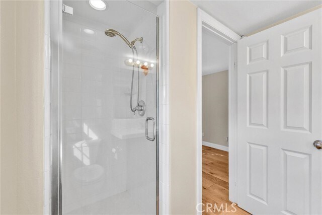 Building Photo - 31 Cezanne