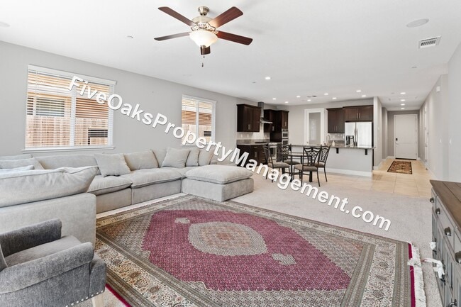 Building Photo - 571 Willow Ridge Ct