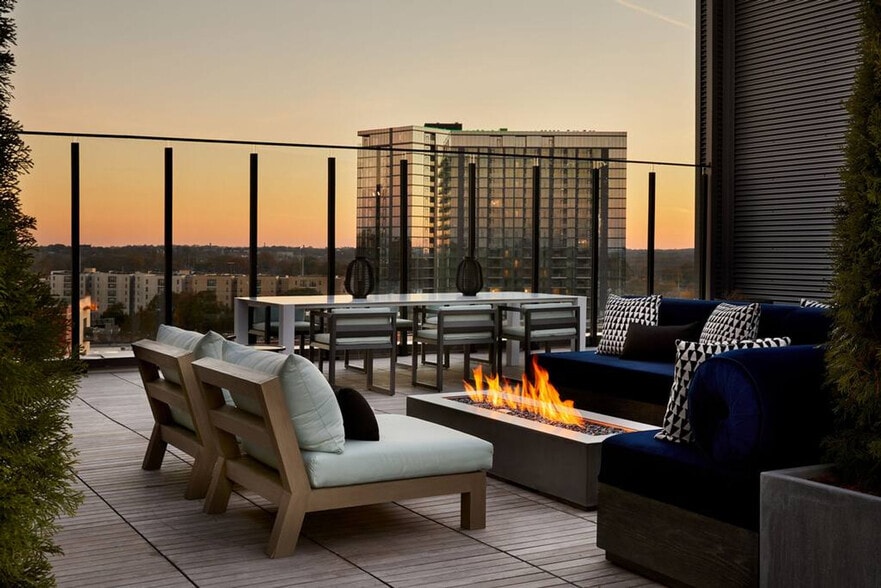 Building Photo - 1050 Brady Ave NW