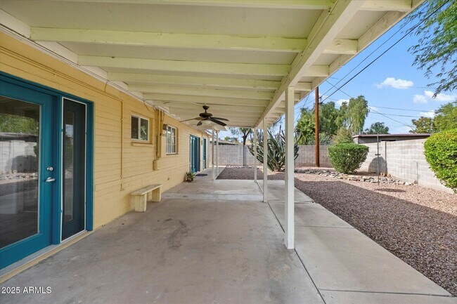 Building Photo - 1300 W Meadowbrook Ave