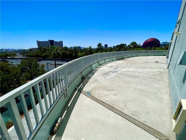 Building Photo - 360 E Desert Inn Rd