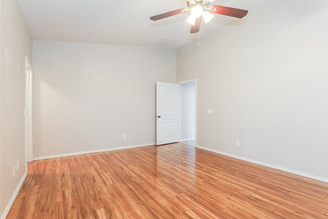 Building Photo - 8028 S 48th Ln