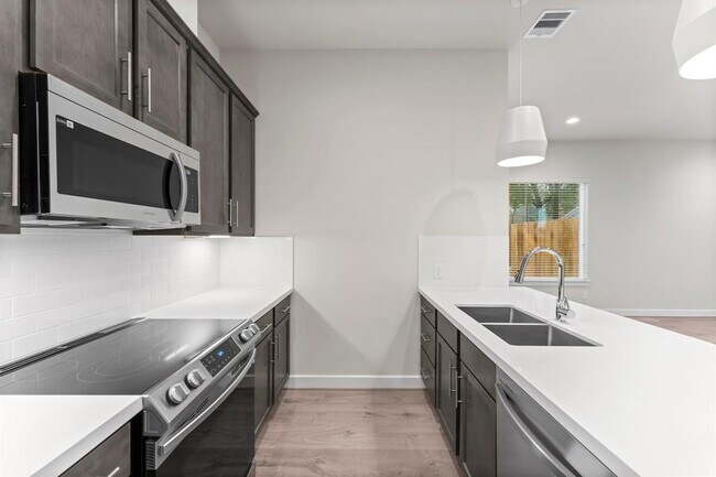 Building Photo - 5905 Haring Ln