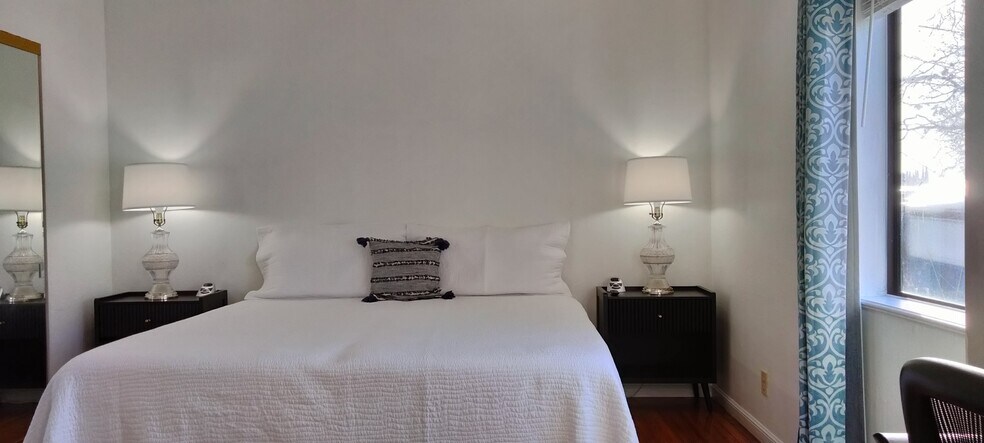 Master Bedroom1 - 50 La Cruz Ave