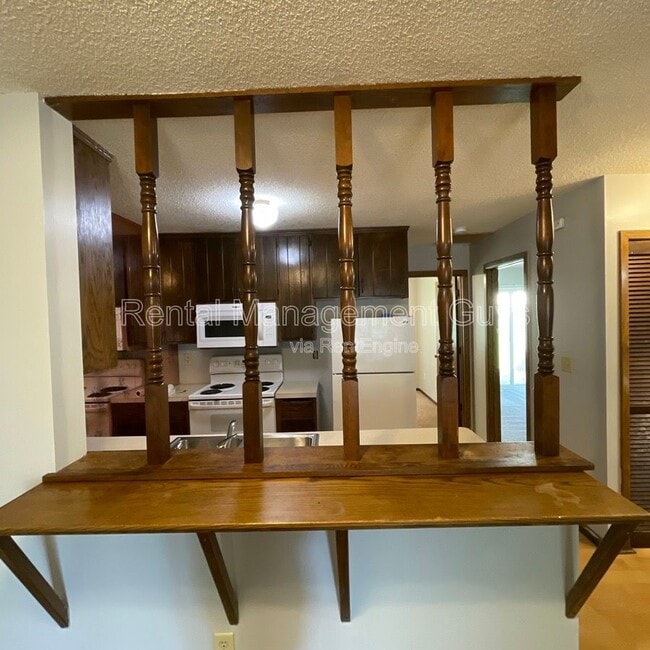 Building Photo - 8693 Maplebrook Pkwy N