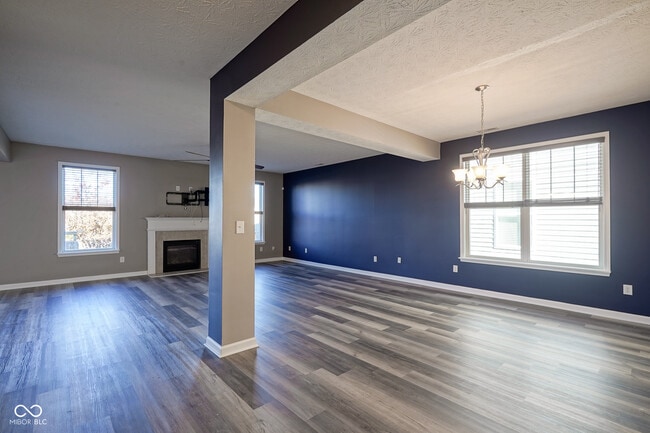 Building Photo - 5764 Bluff View Ln