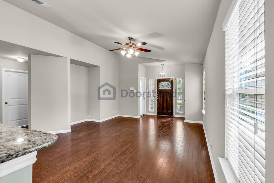 Building Photo - 9405 Sweetgum Dr