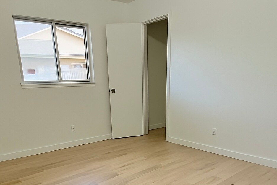 Building Photo - 805 Pinehill Ln