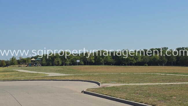 Building Photo - 525 Bamborough Dr