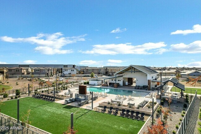 Building Photo - 531 S Owl Dr