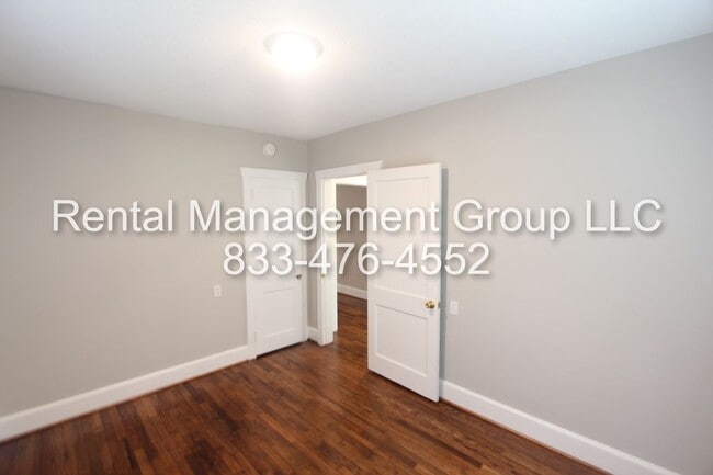 Building Photo - .New On The Market! Charming 2 bedroom 1 bath