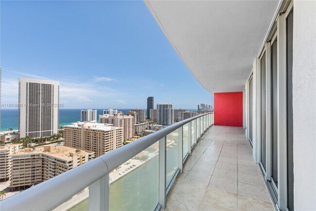 Building Photo - 2600 E Hallandale Beach Blvd