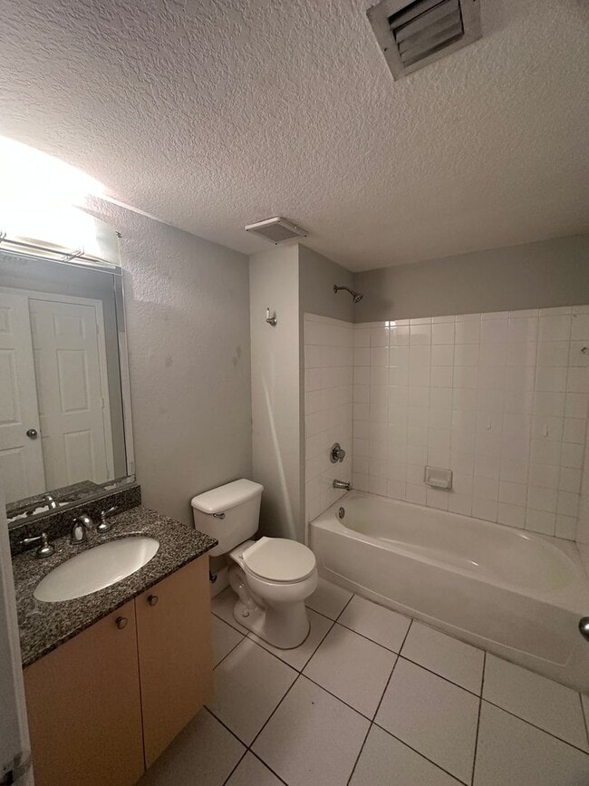 Building Photo - 2 Bedroom Condo in Aventine - Miramar