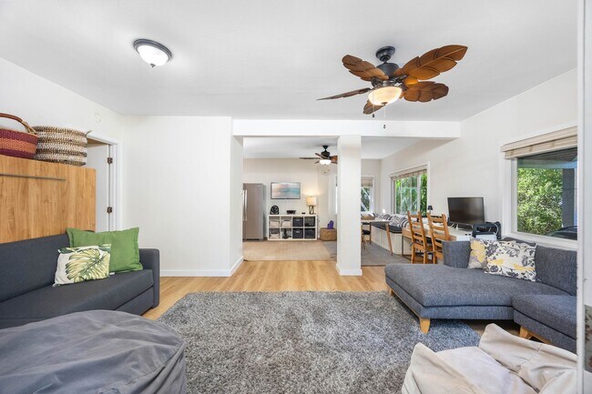 Building Photo - 59-18 Holawa Street