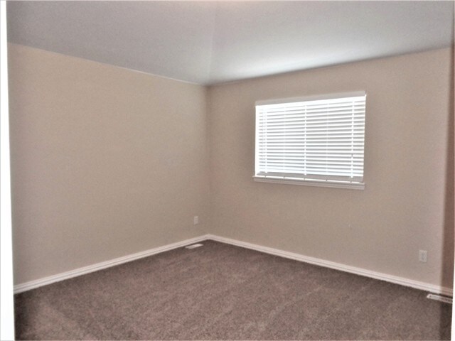Building Photo - 2828 S Killarney Way