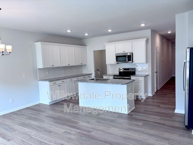 Building Photo - 183 Central Townes Wy