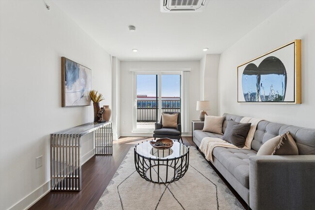 Building Photo - The Lane