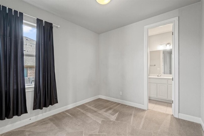 Building Photo - 2700 Mazaro Way