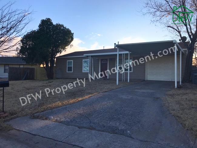 Building Photo - 2206 NW 26th St