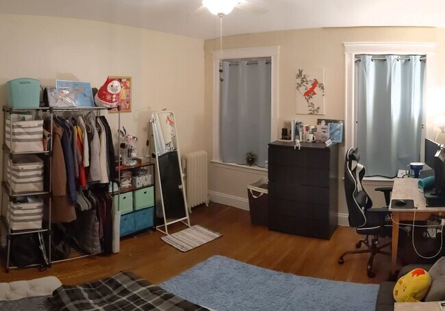 Building Photo - 2 Bed Split (Or 1-Bed with Living Room) w ...