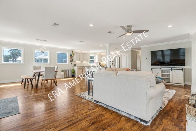 Building Photo - 1725 Union Ave