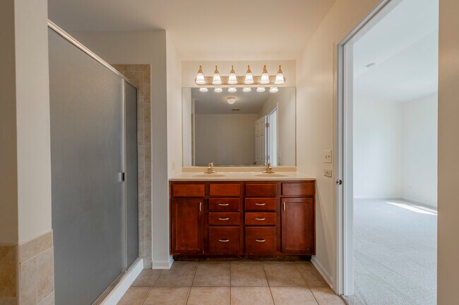Building Photo - 1226 Bradley Cir