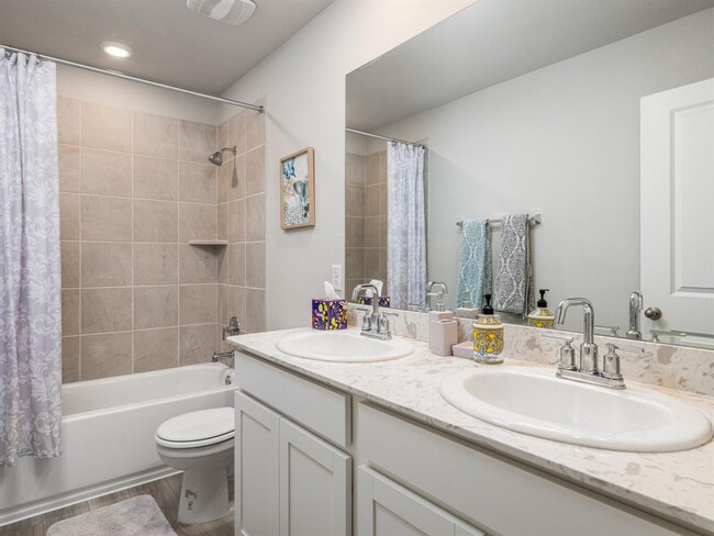 Building Photo - 2810 Dell Hollow Dr