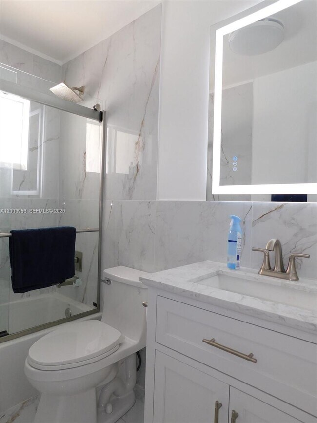 Building Photo - 108 NE 30th St