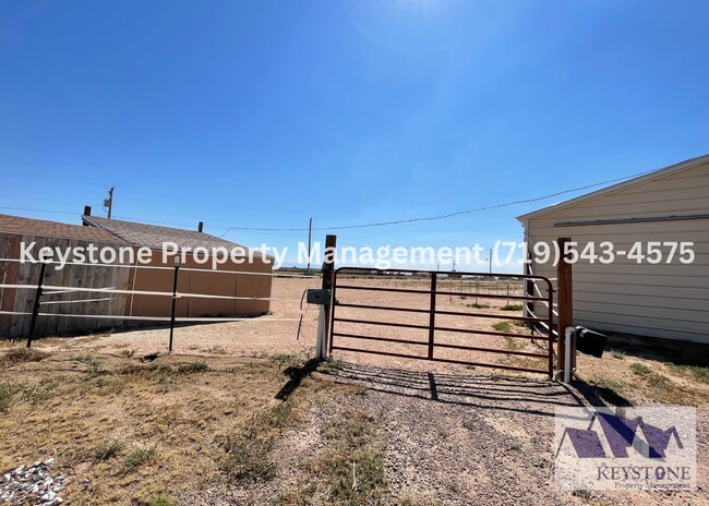 Building Photo - Horse Property with Corrals/Stables - Home...
