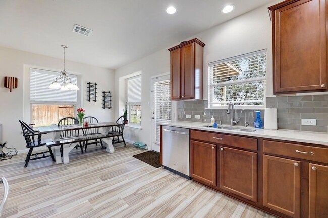 Building Photo - 1301 Sunny Meadows Loop