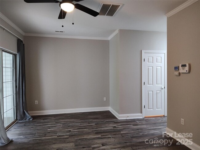 Building Photo - 2120 Sardony Ln