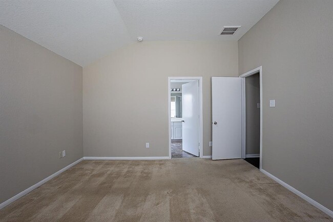 Building Photo - 3039 Upland Spring Trace