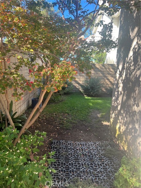 Building Photo - 5018 Evanwood Ave