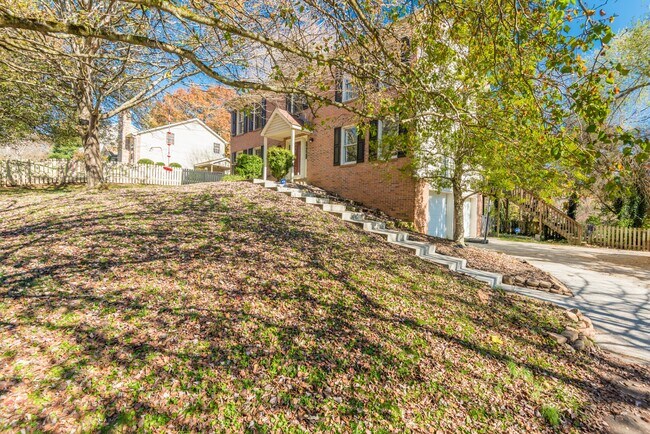 Building Photo - 420 Shelbyville Rd