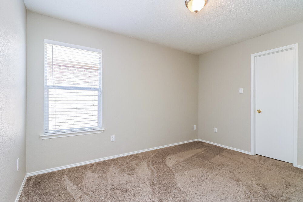 Building Photo - 7948 Meadow View Tr