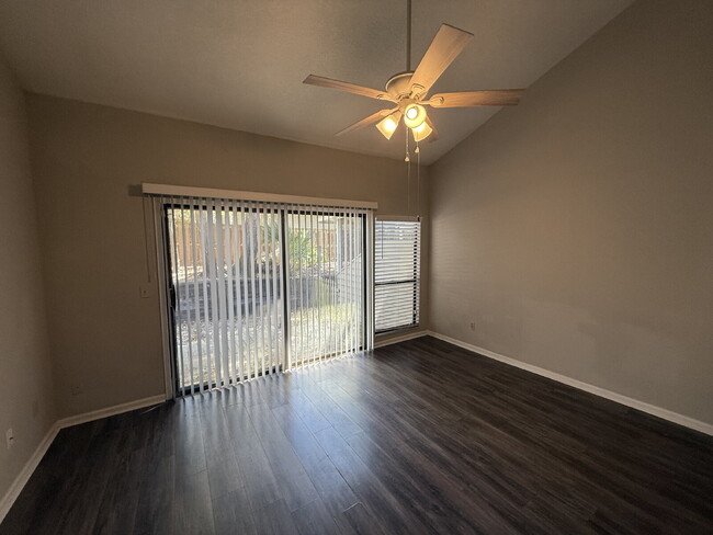 Building Photo - FOR RENT:  3 BEDROOM 2.5 BATHROOM TOWNHOME...