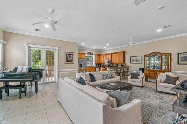 Building Photo - 3117 Florida Blvd