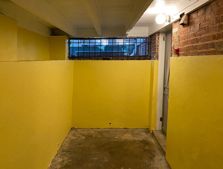 Front Entrance/Mud Room - 2063 Park Rd NW