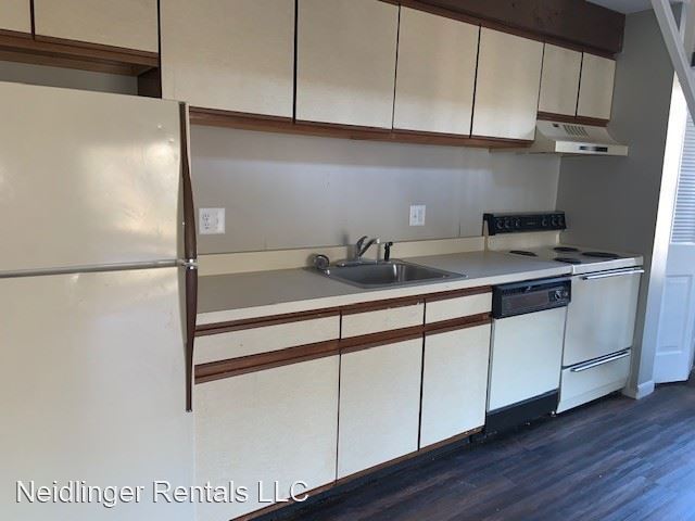 Building Photo - 401-479 Garden Dr