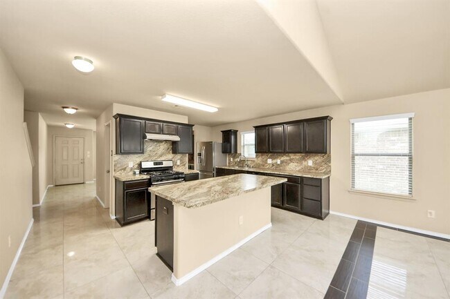 Building Photo - 2043 Naplechase Crest Dr
