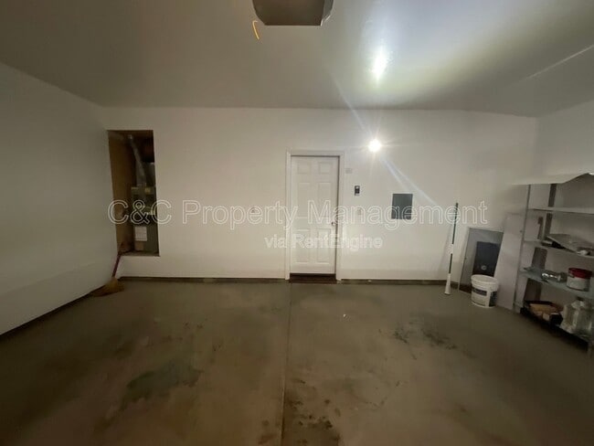 Building Photo - 5435 Quebec Common