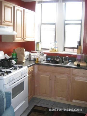 Building Photo - 448 Park Dr