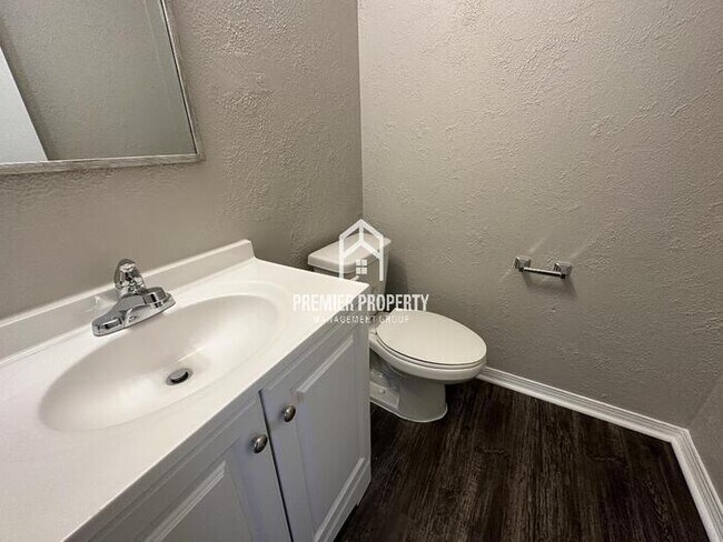 Building Photo - 6313 Leamont Dr