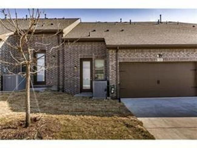 Building Photo - 7108 Mitchell Dr